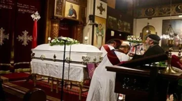 العزاء المفتوح.. وفاة والدة المنتج جوزيف ذهني وأجواء الحزن في كنيسة الأخوة بشبرا